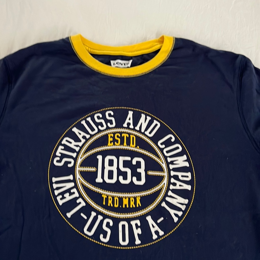 Levi Strauss & Co Men’s Tagless Cotton Blend T-Shirt
